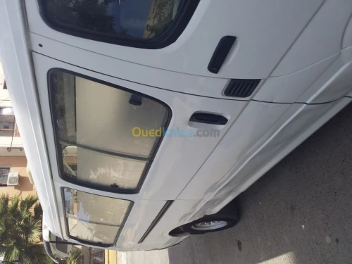 Location des fourgons et des ambulance