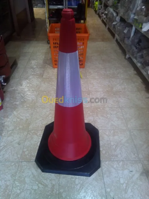 CONES  DE CHANTIER         
