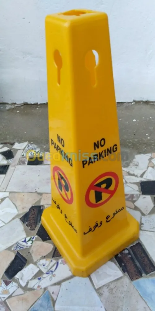 CONES  DE CHANTIER         