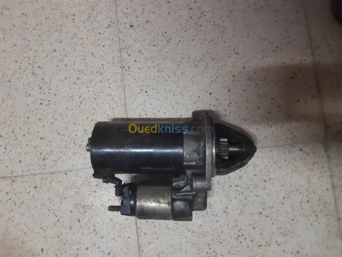 Démarreur motor 125 mercedes carre 