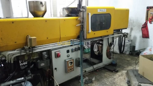 MACHINE INJECTION PLASTIC Italian
