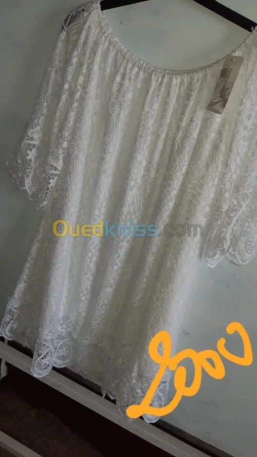 Vêtements tout neufs venus de France 