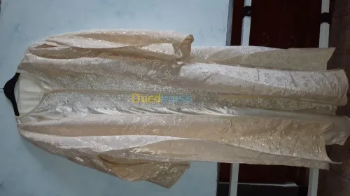 Vêtements tout neufs venus de France 