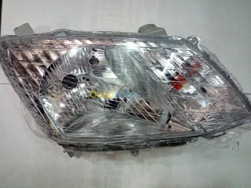 PHARE OPTIQUE ISUZU D-MAX 2015