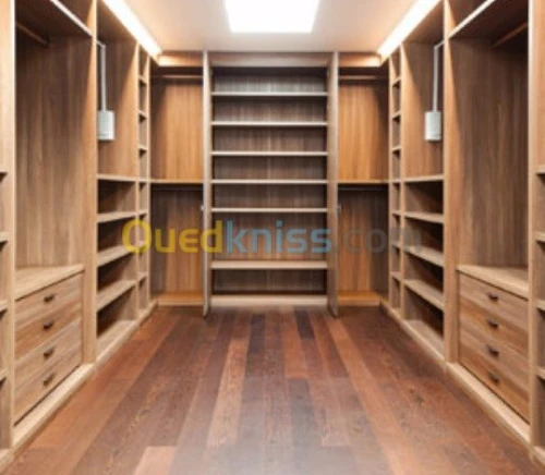 Meubles et menuiserie en bois