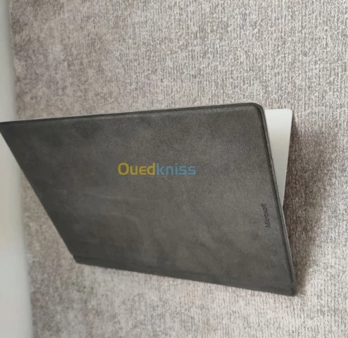 Microsoft surface pro 5 