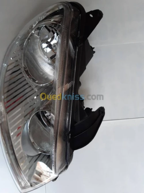 PHARE OPTIQUE AVANT GREAT WALL WINGLE