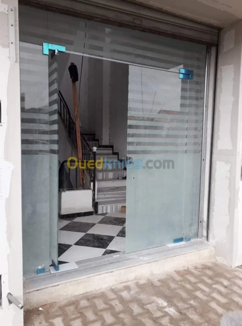 Vitrine en verre trempé 