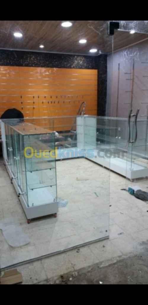 Le verre trempé inox mur-rideau 