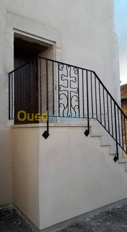 SOUDEUR . SERRURIE . FERRONNE