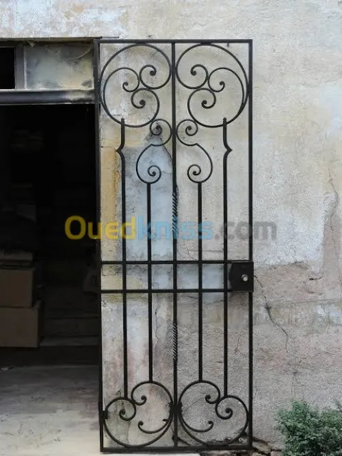 SOUDEUR . SERRURIE . FERRONNE