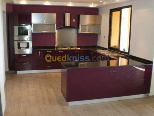 صنع و تركيب المطابخ حسب الطلب .