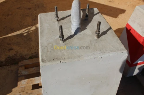 SOCLE EN BETON PRÉFABRIQUÉ