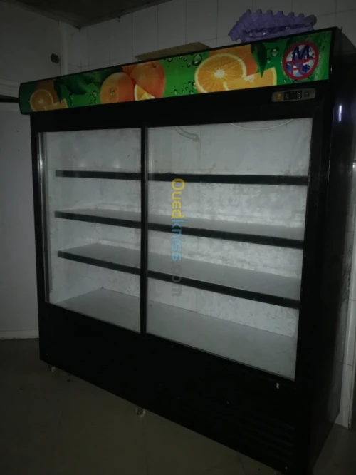 Chaises tables climatiseurs frigo 