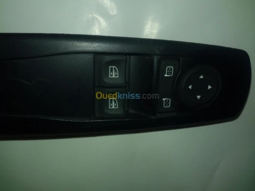 COMMANDE LÈVE VITRE MEGANE 3