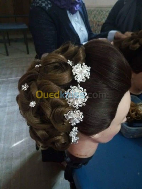 Chignon makiage ongleriée