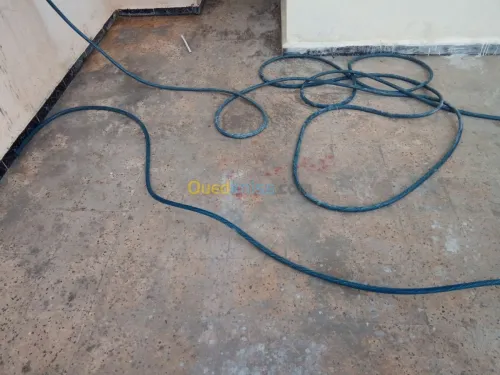 Ponsage et lustrage des sols