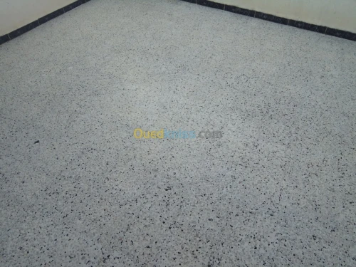 Ponsage et lustrage des sols