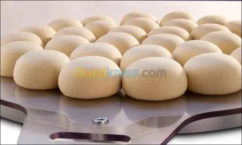 Diviseuse Bouleuse boulangerie /  Bouleuse Boulangerie / formeuse boulangerie / pâtisserie / ITALIE