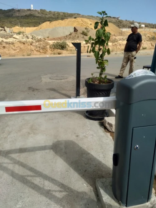 Barriere levante automatique