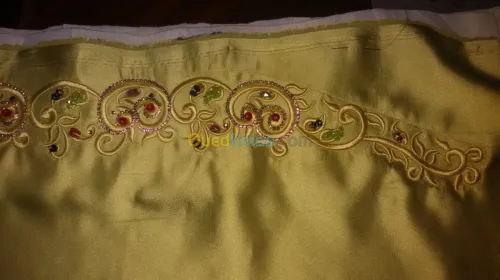 broderie  à la main et machine
