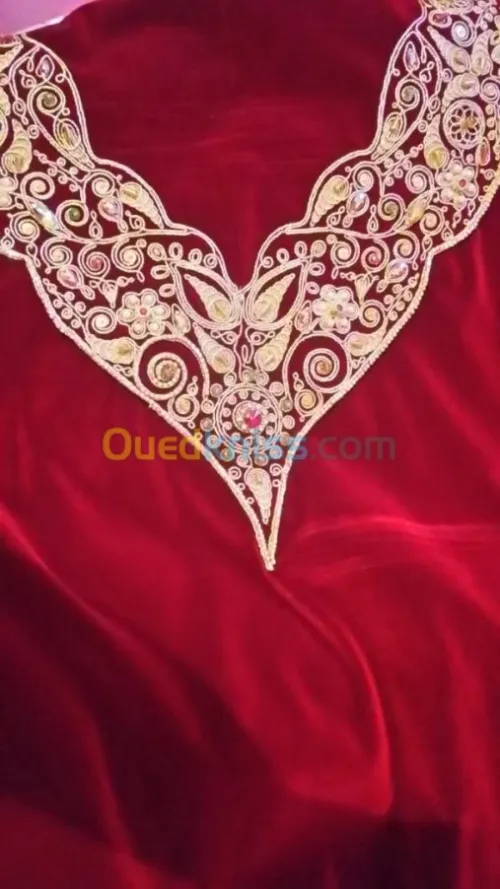 broderie  à la main et machine