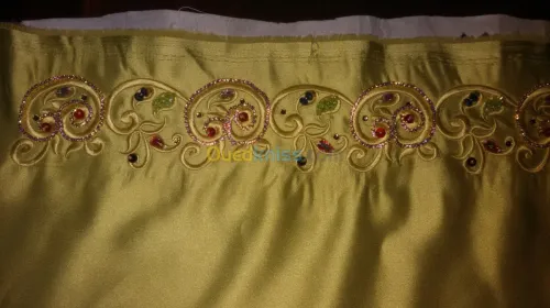 broderie  à la main et machine