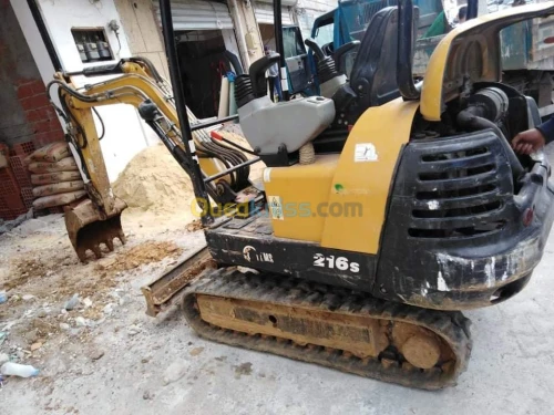 Mini Pelle 1.6 tonnes + hyundai 210