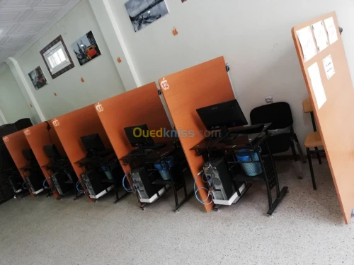 Cyber café complet / مقهى انترنيت
