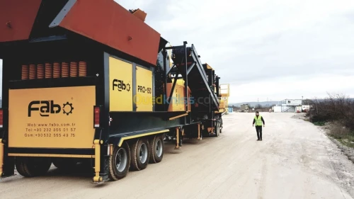 CONCASSEUR MOBILE 180 T/H