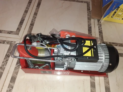 Monte charge  capacite 500:kg 