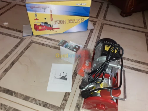 Monte charge  capacite 500:kg 