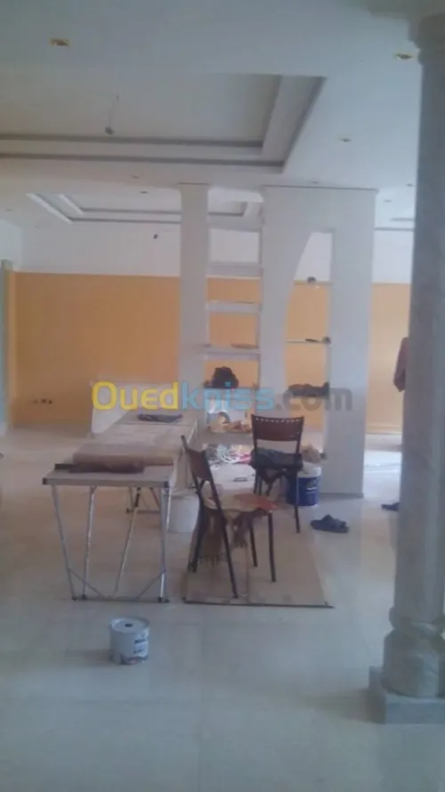 Décoration intérieure et extérieure.