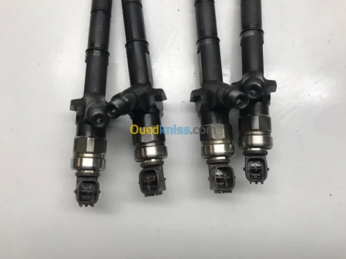 Injecteur nissan X trail 4fiches 