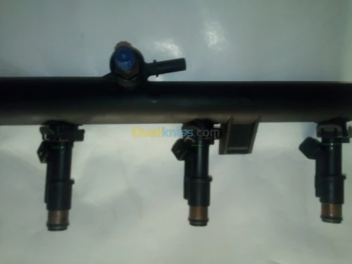 RAMPE DINJECTEUR PEUGEOT 1-6 1-8 16V