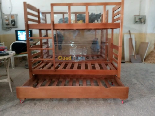 Artisan menuisier