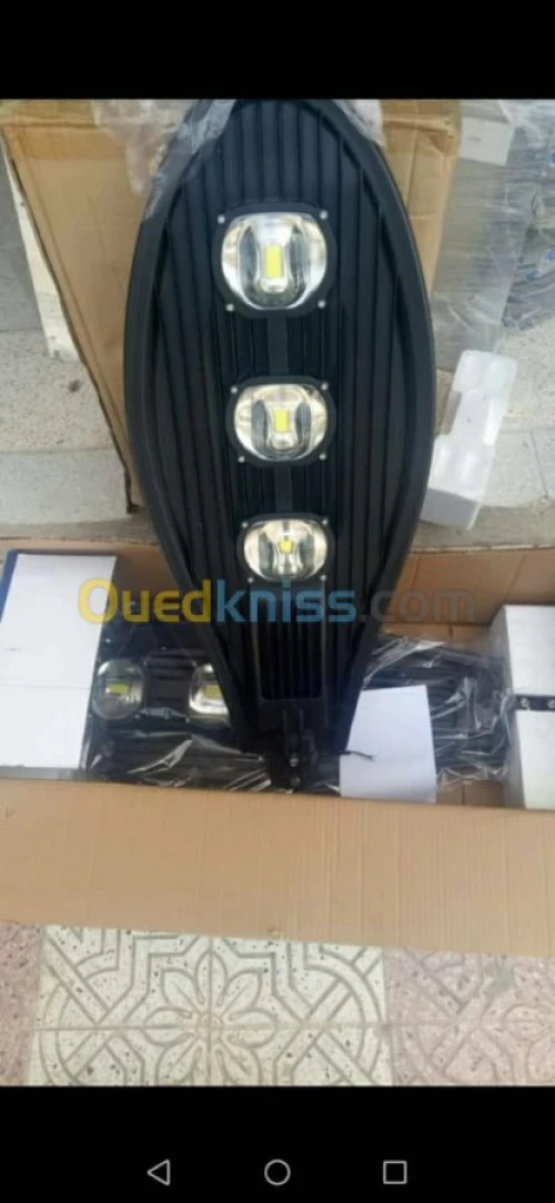 Eclairage solaire et public 