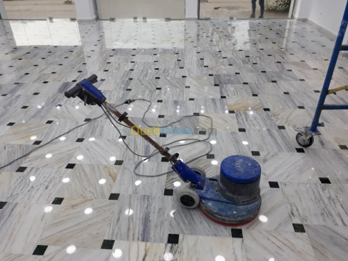 Ponçage et lustrage