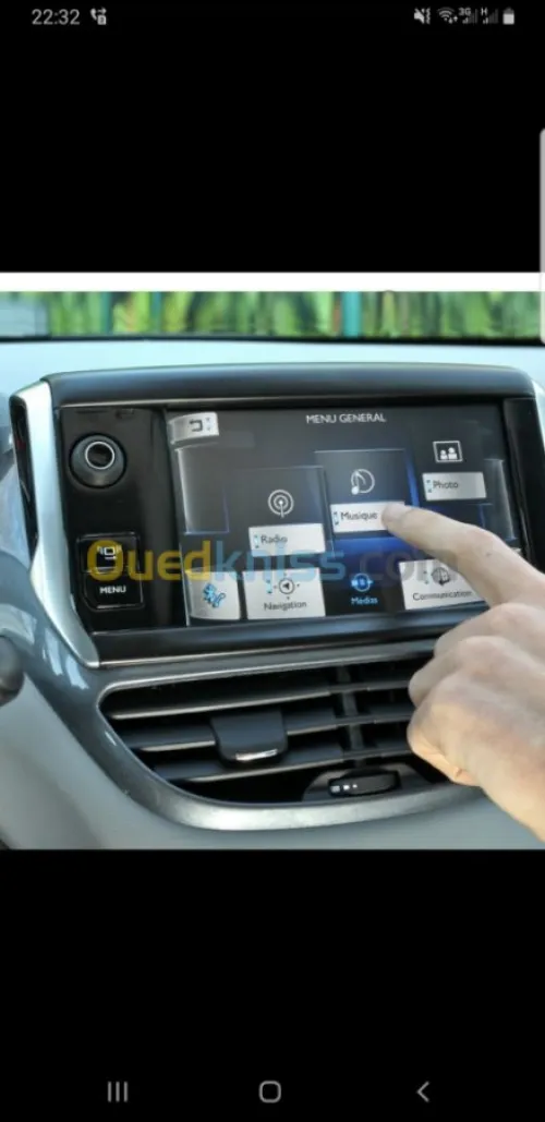 écran tactile Peugeot 208 2008