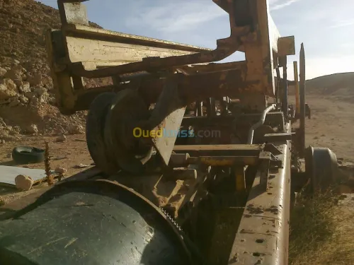 Machine de forage de puits