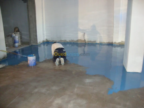 RÉSINE EPOXY AUTOLISSANTE POUR SOLS 