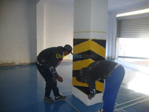 RÉSINE EPOXY AUTOLISSANTE POUR SOLS 