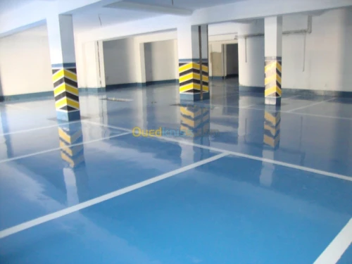 RÉSINE EPOXY AUTOLISSANTE POUR SOLS 
