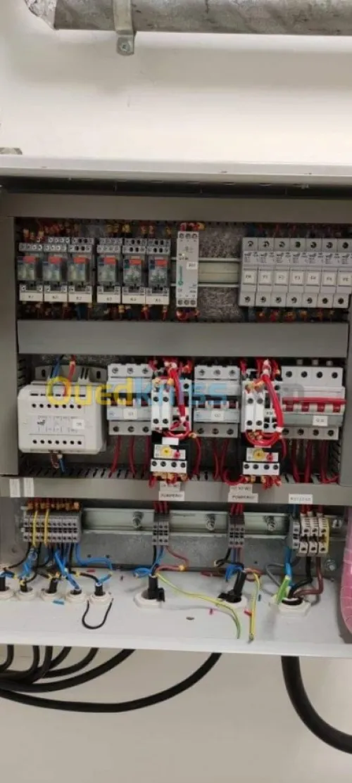 Électricien industriel