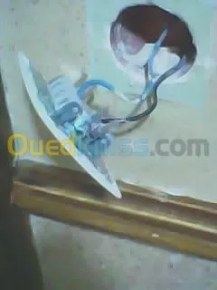 كهربائي électricien