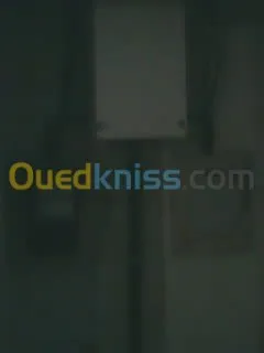 كهربائي électricien
