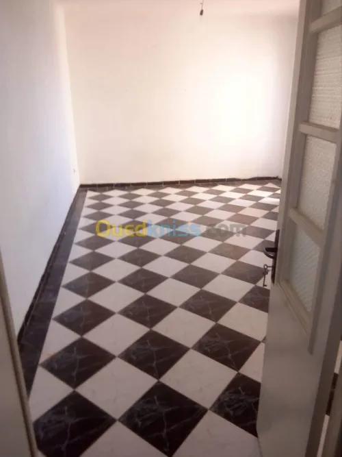 Vente Appartement F4 Mostaganem Mezghrane