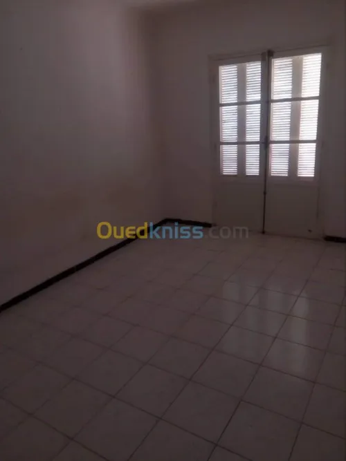 Vente Appartement F4 Mostaganem Mezghrane