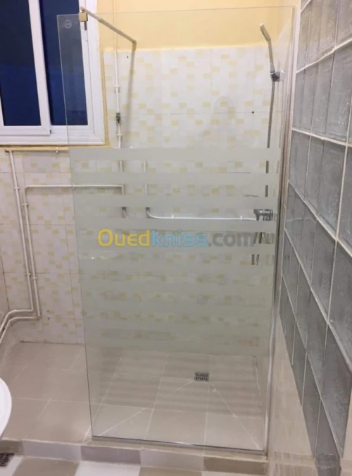 Vitrage cabinet de douche vitrine