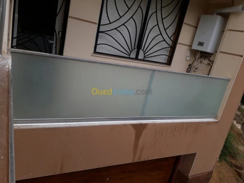 cabine de douche et vitrine en verre trempé 